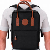 Mochila Volta Negra con Detalles en Marrón
