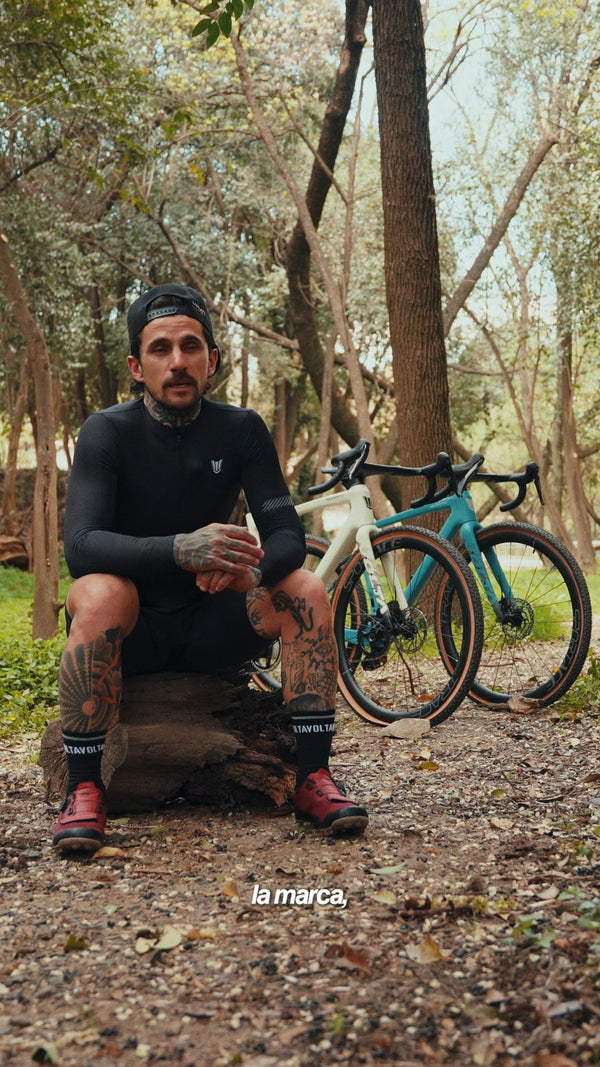 Hay salidas para exigirte y salidas para perderte. Indómita es la gravel de carbono pensada para las dos.Para quienes...